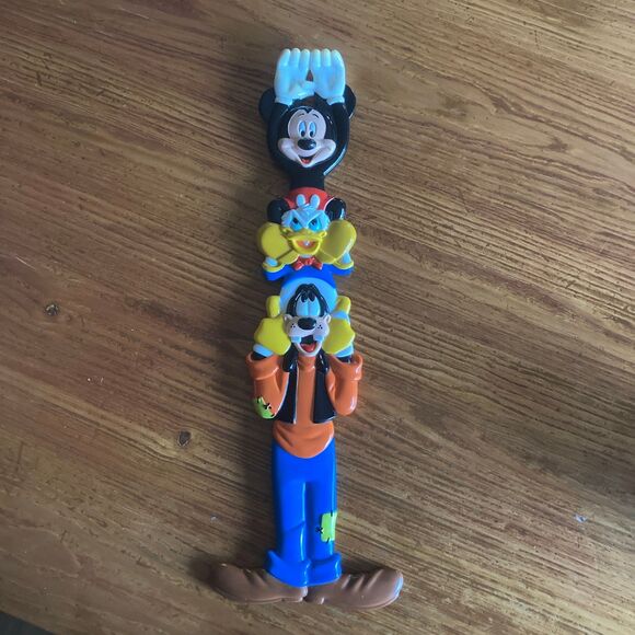 Walt Disney World Parks Back Scratcher Vintage - Picture 1 of 4